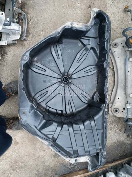 Pod gepeka za Renault Megane od 2003. do 2008. god.