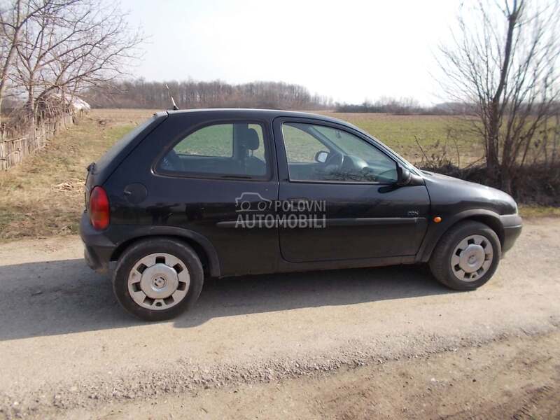 Opel Corsa B 1998. god. - kompletan auto u delovima