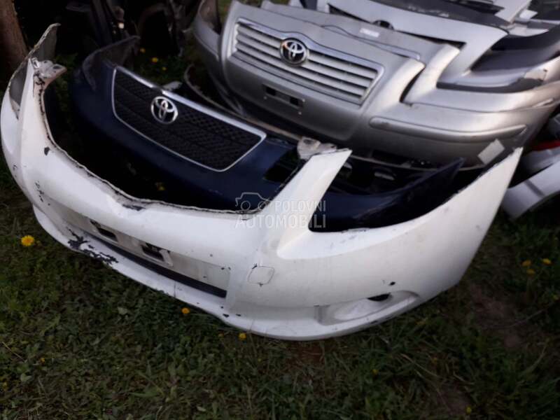 Branik za Toyota Auris, Avensis, Avensis Verso ... od 2000. do 2010. god.