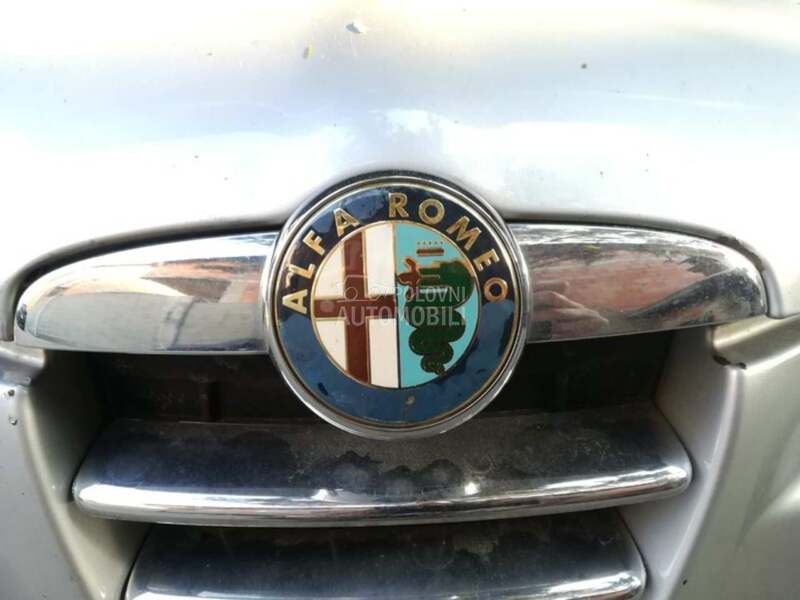Znak na haubi za Alfa Romeo 147