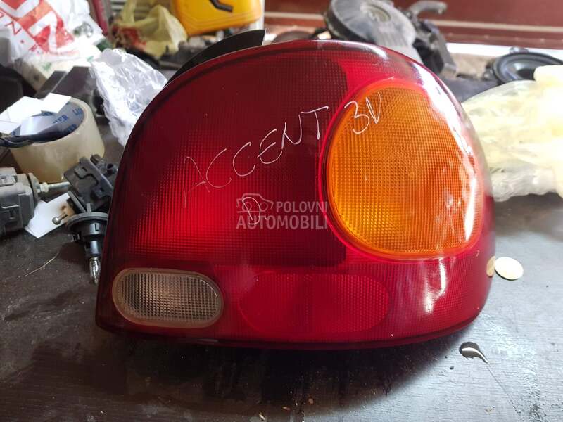 Stop lampa desna za Hyundai Accent od 1994. do 1997. god.
