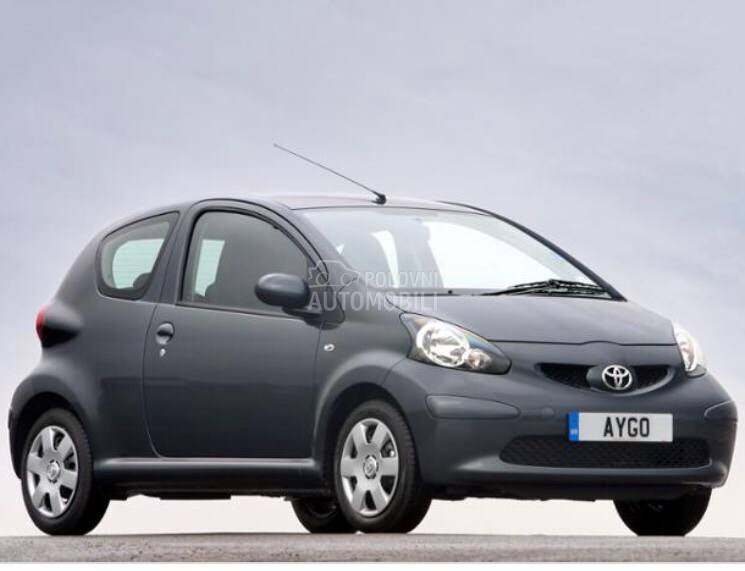 Toyota Aygo 2005. god. -  kompletan auto u delovima