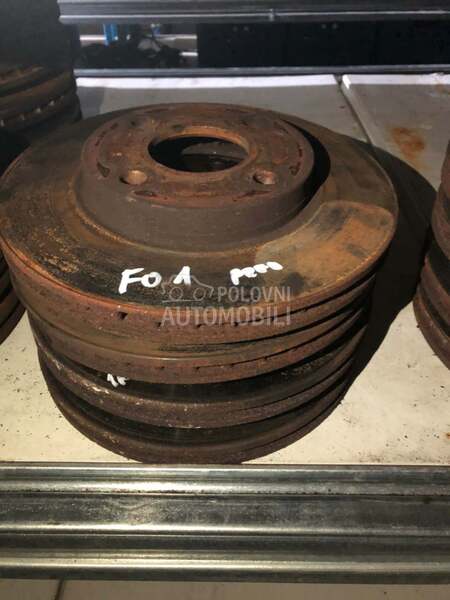 kocioni disk prednji za Ford Focus od 1998. do 2004. god.