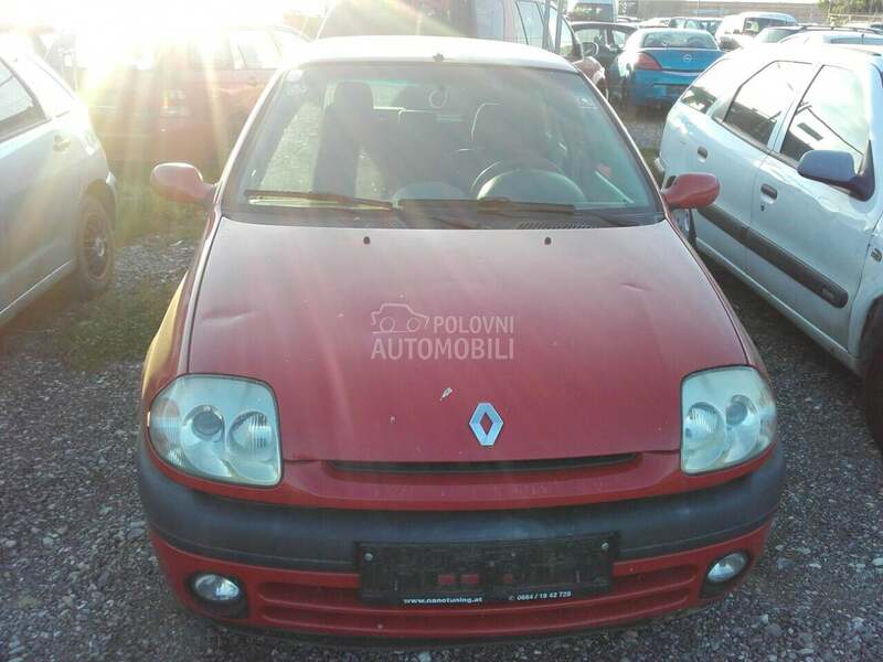 Renault Clio 2000. god. -  kompletan auto u delovima
