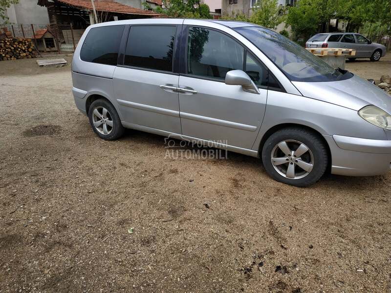 Citroen C8 -  kompletan auto u delovima