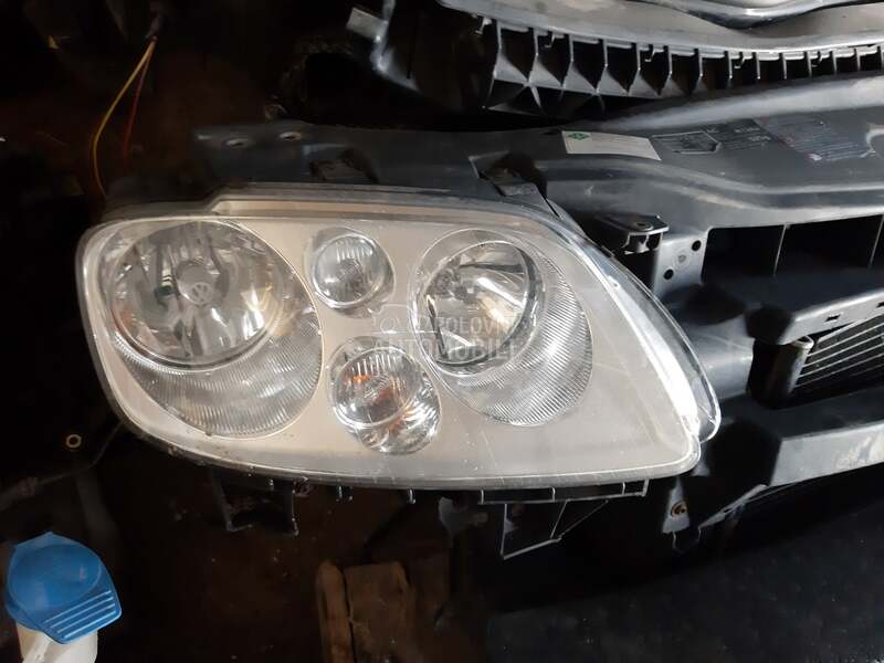 Far desni za Volkswagen Touran