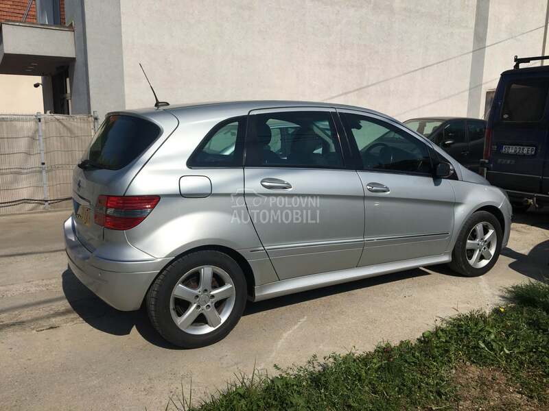 Mercedes Benz B Klasa - kompletan auto u delovima