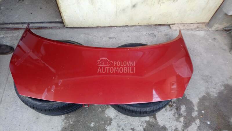 Crvena hauba za Renault Grand Scenic, Scenic od 2003. do 2009. god.