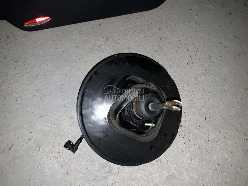 servo dobos za Renault Megane od 2003. do 2009. god.