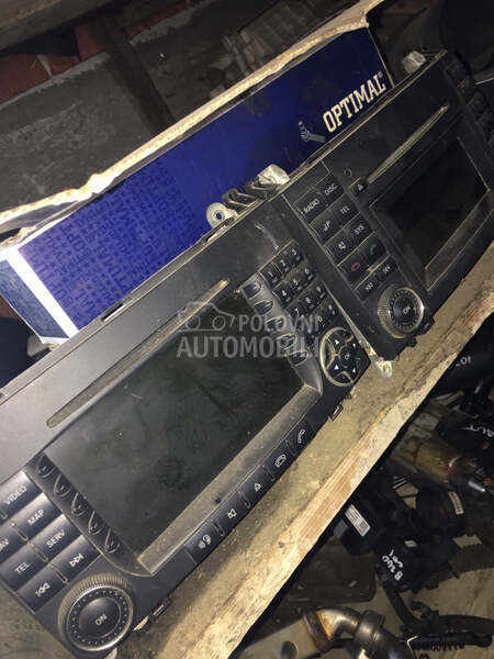 radio plejer za Mercedes Benz B Klasa