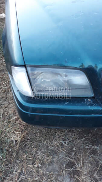 Farovi za Mercedes Benz C 180 za 2001. god.