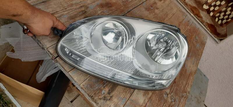 Farovi za Volkswagen Golf 5 od 2004. do 2008. god.