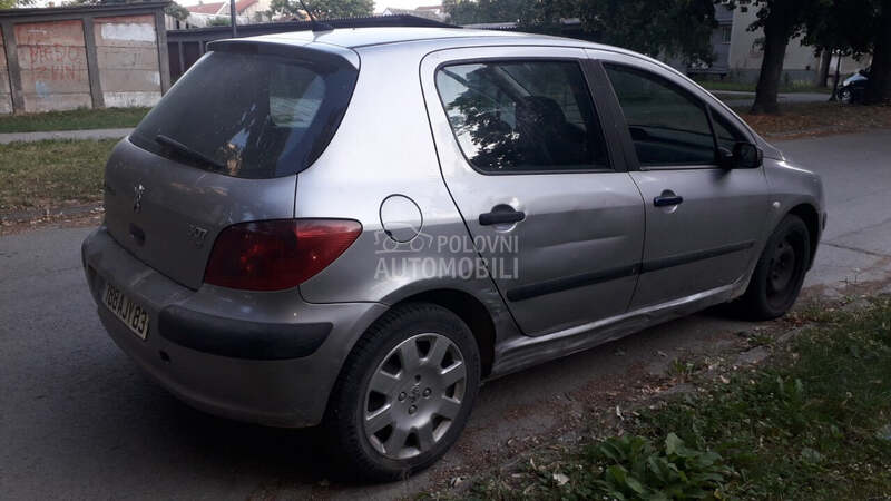 Peugeot 307 2006. god. -  kompletan auto u delovima