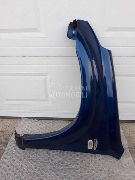 Levo Krilo Blatobran PLAVO 8M6 za Toyota RAV 4 od 2000. do 2006. god.