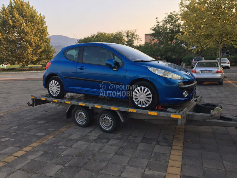 Prednji branik za Peugeot 207