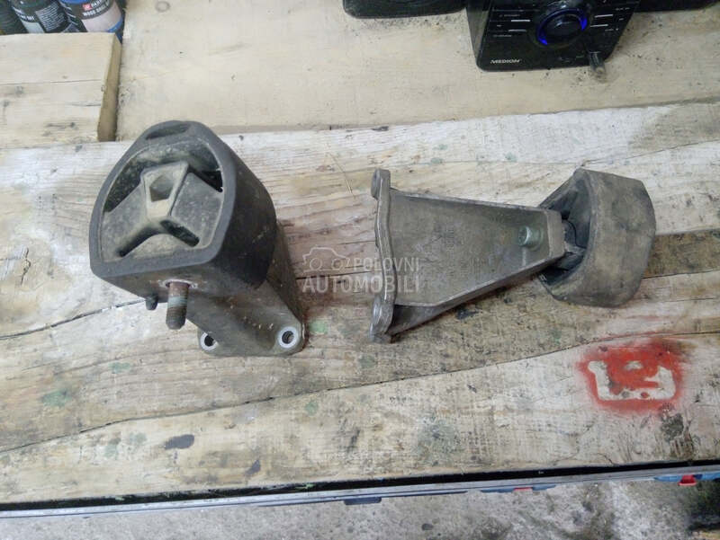 Nosac Menjaca Levi za Volkswagen Passat B5
