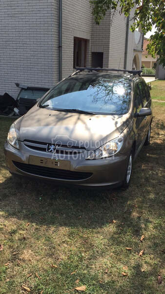 Peugeot 307 2003. god. -  kompletan auto u delovima