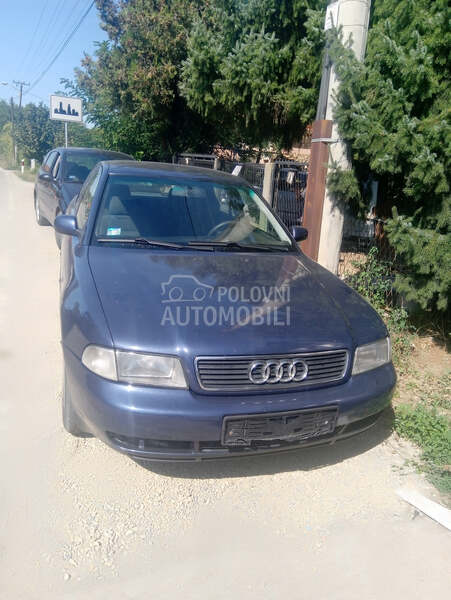 Audi A4 1999. god. -  kompletan auto u delovima