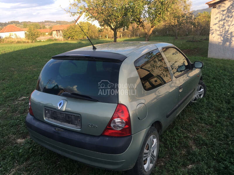 zadnji branik za Renault Clio od 2000. do 2006. god.