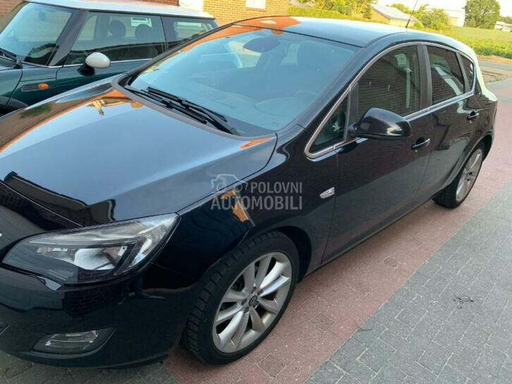 Delovi za Opel Astra J 2010. god.