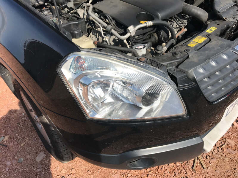 desni far za Nissan Qashqai od 2005. do 2011. god.