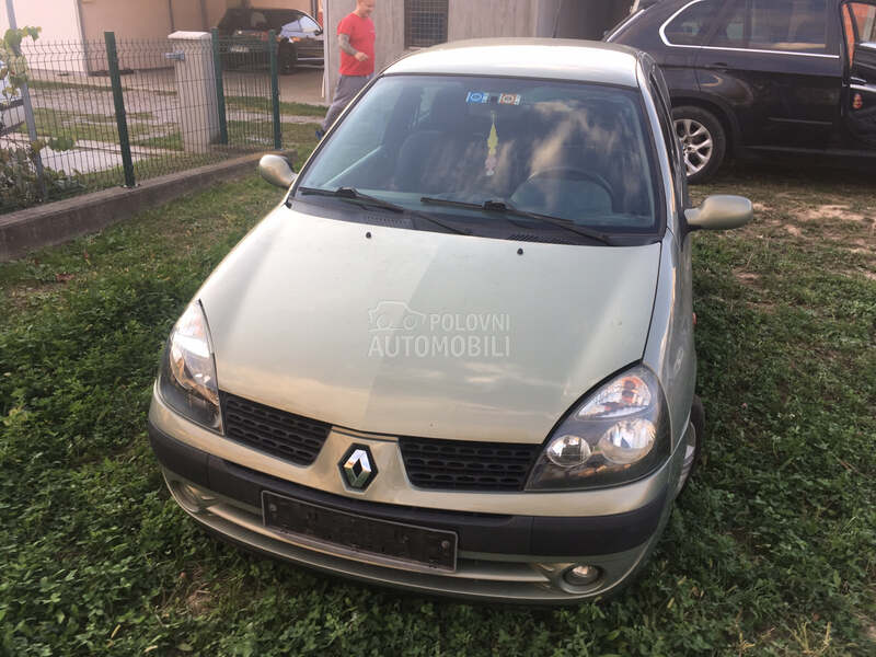 branik za Renault Clio od 2001. do 2006. god.