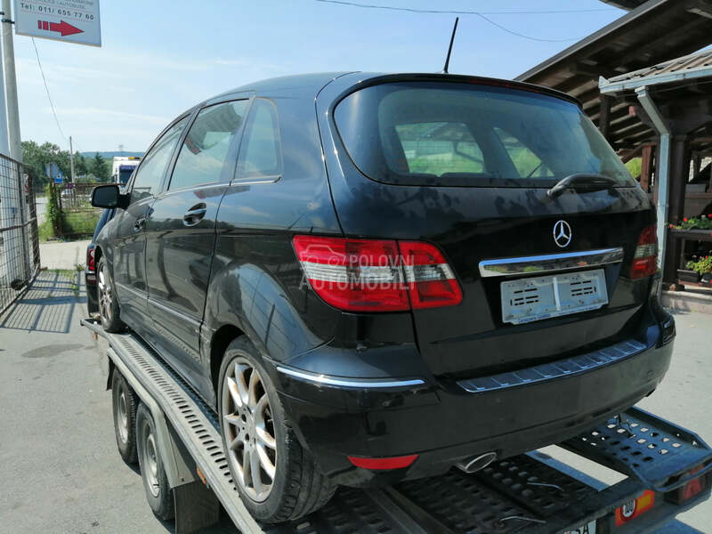 delovi za B klasu za Mercedes Benz B Klasa od 2005. do 2011. god.