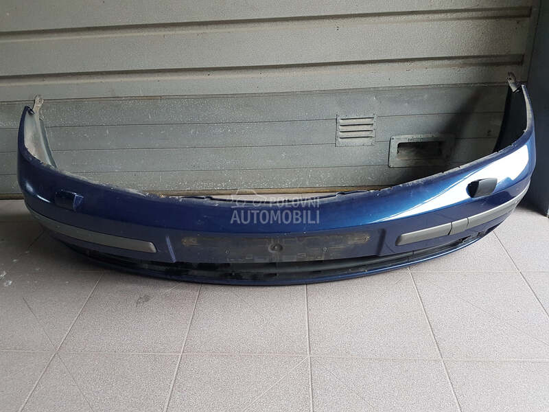 Branik vise boja za Renault Laguna od 2001. do 2005. god.