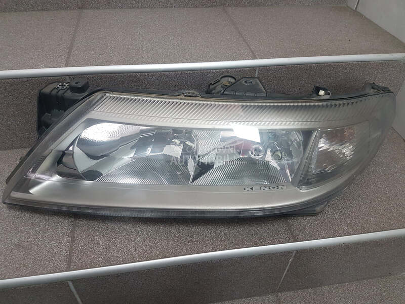 Farovi xenon za Renault Laguna od 2001. do 2005. god.