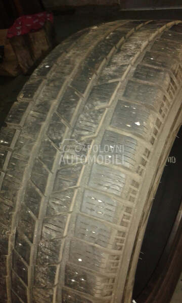 Pirelli 235/65 R17 Zimska