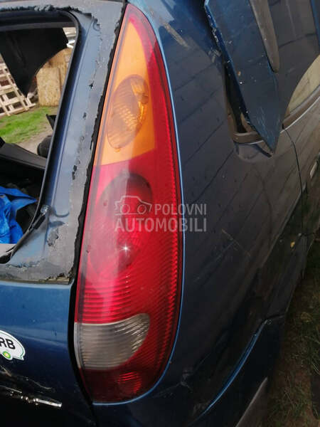 STOP SVETLA V10 za Nissan Almera Tino od 1998. do 2006. god. za Nissan Almera Tino od 1998. do 2006. god.