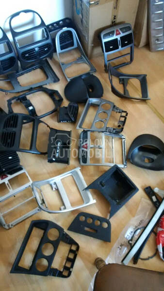 maska za Peugeot 307, 406, 407 od 2000. do 2008. god.