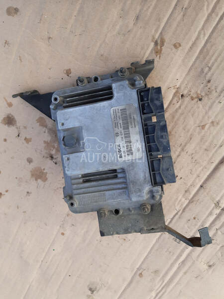 Centralni računar ECU za Renault Espace, Grand Espace, Grand Scenic ... od 2003. do 2008. god.