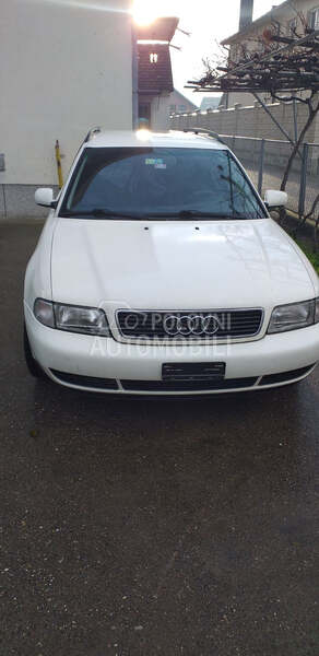 kompletan auto u delovima za Audi A4