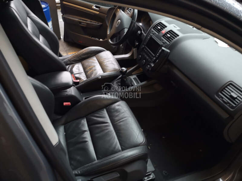 instrument tabla za Volkswagen Golf 5 od 2004. do 2009. god.