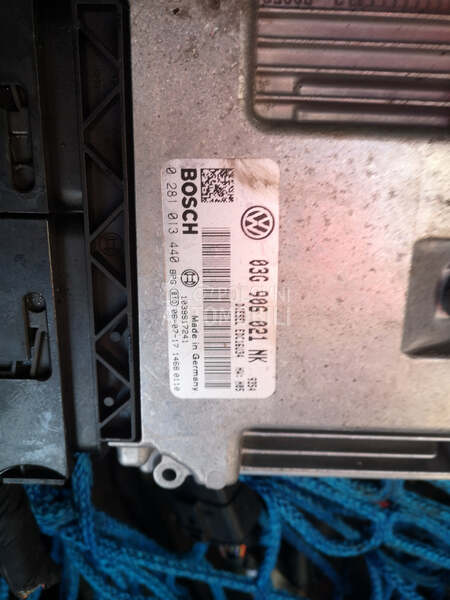 motorni kompjuter za Volkswagen Caddy, Golf 5, Golf 6 ... od 2004. do 2012. god.