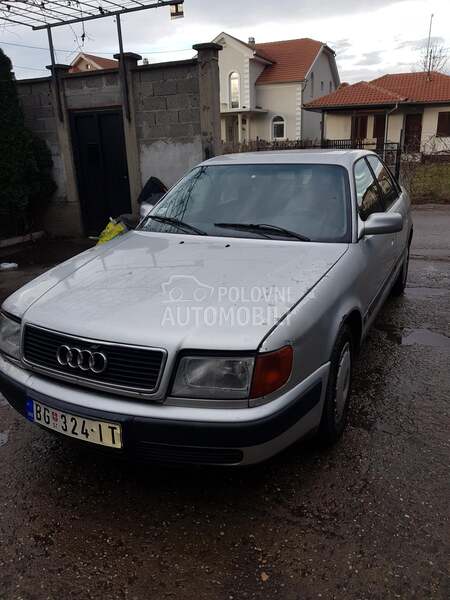 Audi 100 -  kompletan auto u delovima