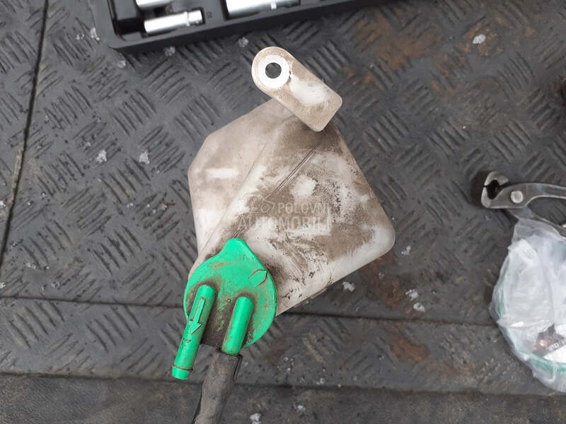posuda za servo ulje za Suzuki Ignis