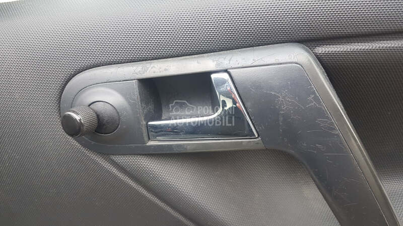 Unutrasnja brava za Volkswagen Polo od 2000. do 2002. god.