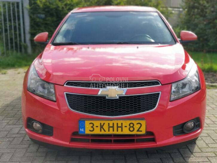 Chevrolet Cruze 2010. god. -  kompletan auto u delovima