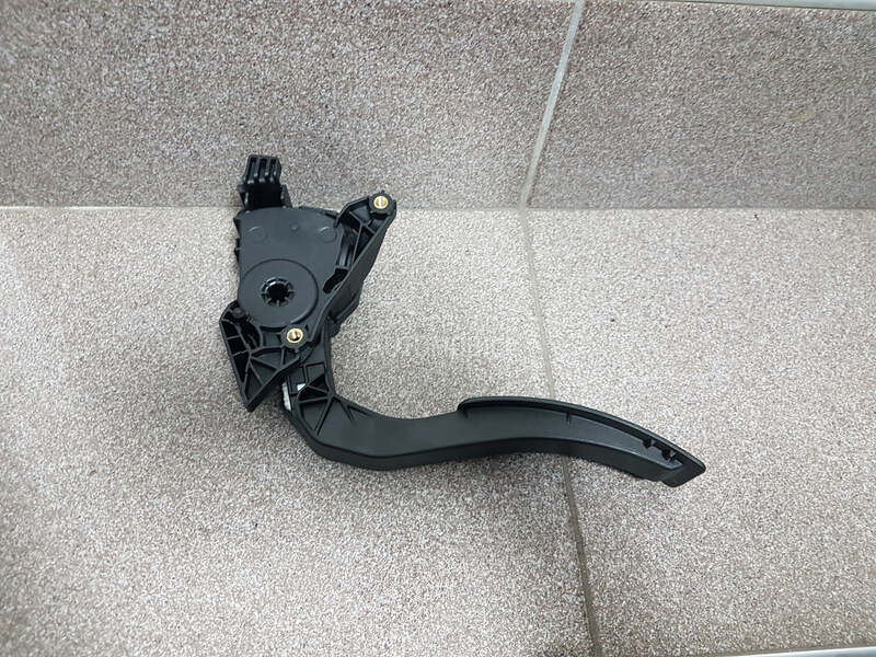 Pedala gasa za Renault Captur