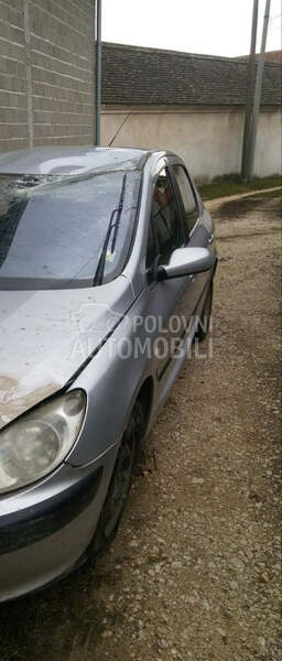 prednje levo krilo siva boja za Peugeot 307 od 2001. do 2009. god.