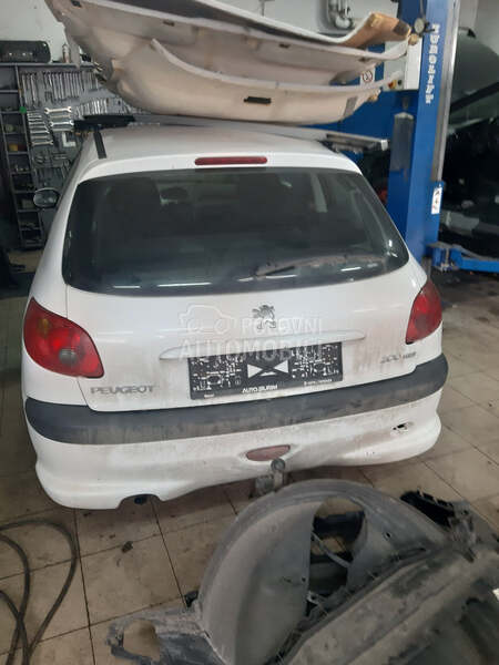 Peugeot 206 -  kompletan auto u delovima