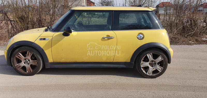 Mini Cooper S 2003. god. -  kompletan auto u delovima