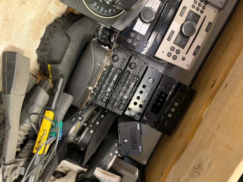 Radio / CD / DVD plejeri za Opel Zafira, Astra G, Astra H ...