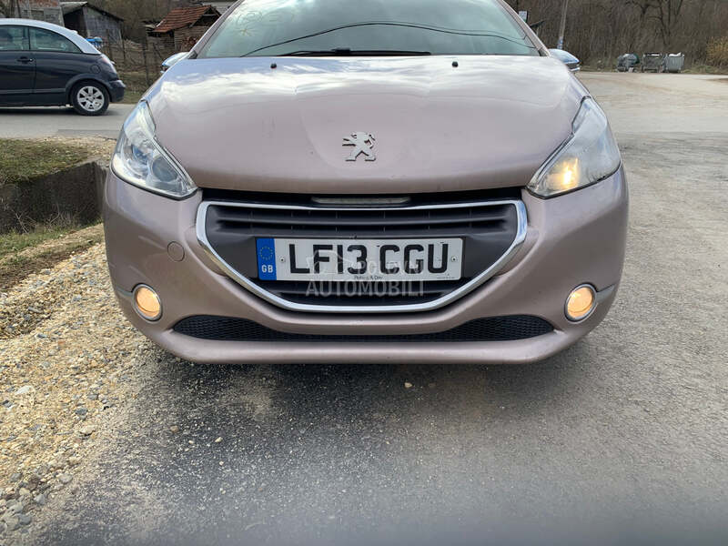prednji branik/KCK boja za Peugeot 208 od 2012. do 2019. god.