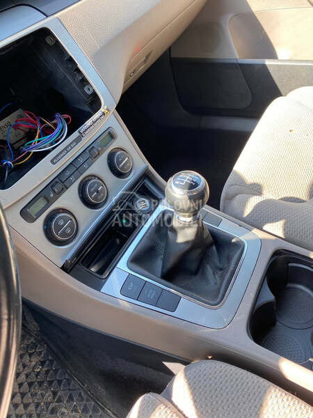 Passat B6 2.0 TDI menjac za Volkswagen Passat B6