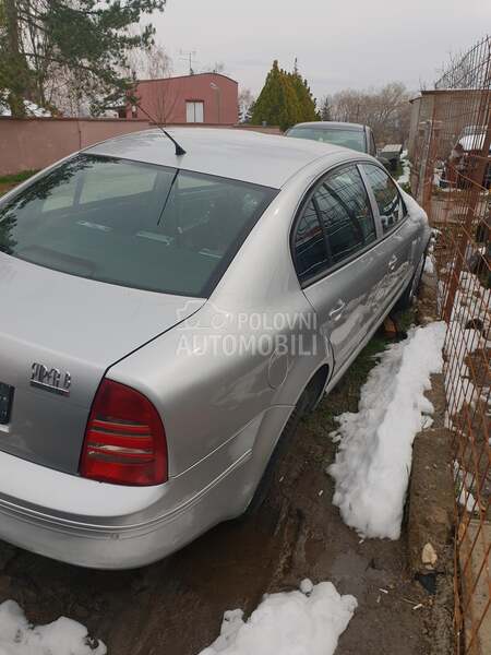 Delovi za Škoda Superb 2005. god.