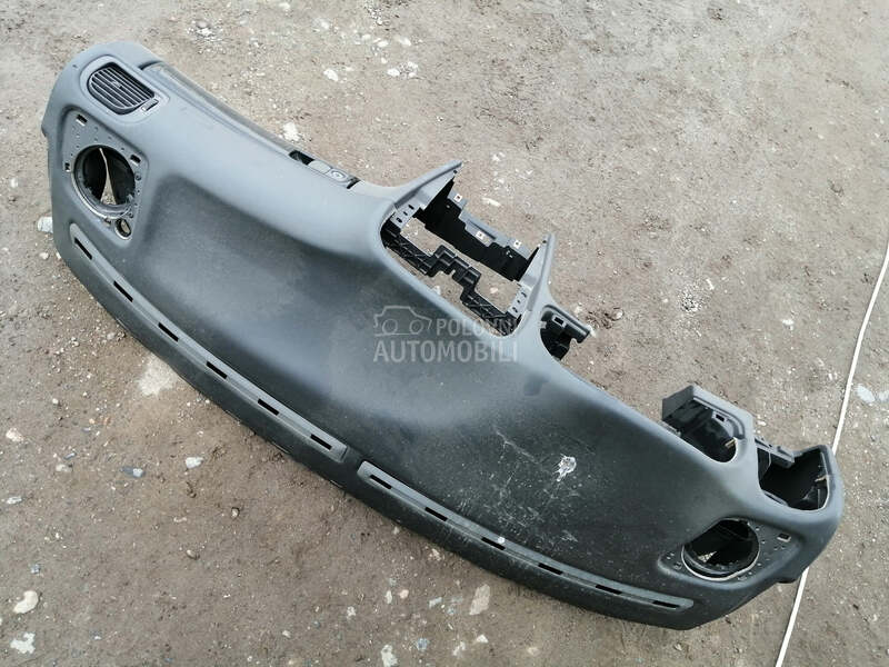Instrument tabla za Volvo V40
