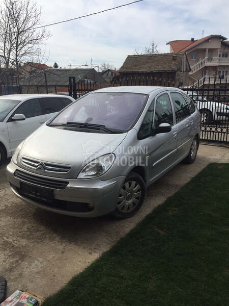 Citroen Xsara Picasso 2004. god. -  kompletan auto u delovima